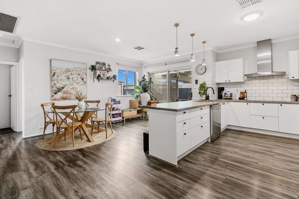 Modern Family Home in Safety Bay - Photo 1