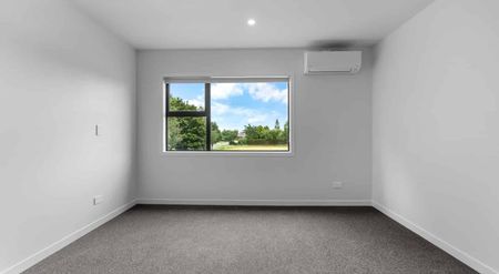 Brand-new townhouse overlooking the green belt - Photo 3