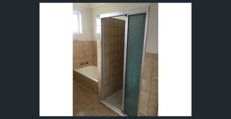 2 Bedroom Unit in South Toowoomba! - Photo 4