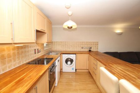 2 bedroom flat to rent - Photo 5