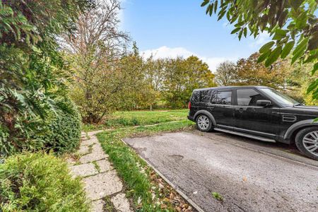 2 bedroom end of terrace house to rent - Photo 3