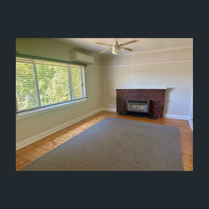 LARGE SHED/WORKSHOP - Photo 1