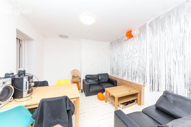 6 bedroom semi-detached house to rent - Photo 1