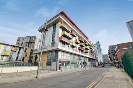 Warton Road, London, E15 - Photo 3