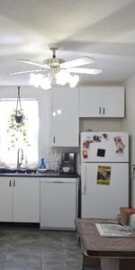 4 1/2 au Coeur de Saint-Jerome, Duplex, 3 Parking, Wifi, Thermopompe et +++ - Photo 3