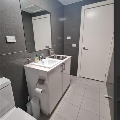 Modern Apartment Living in the Heart of Caulfield East - Photo 1