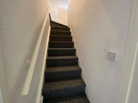 3 bedroom to let - Photo 4