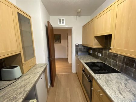 2 bedroom flat to rent - Photo 5