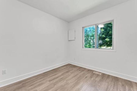 371 Yonge Kingston Apartments - Photo 4