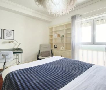 Room in a shared 7-bedroom apartment for rent in Lisbon - Photo 3