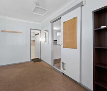 Don't miss out on this fabulous family home! - Photo 1