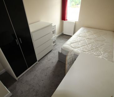 1 bed house / flat share to rent in Goring Road, Colchester - Photo 3