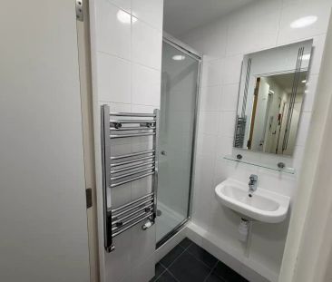 3 Bed Apartment - Photo 6