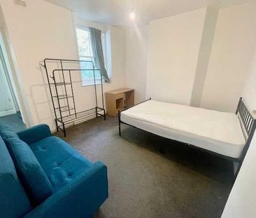 4 bedroom house to rent - Photo 3