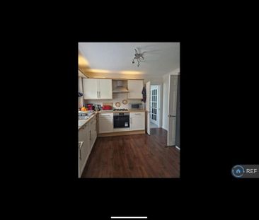 4 bedroom detached house to rent - Photo 5