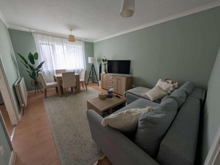 1 bedroom flat to rent - Photo 2