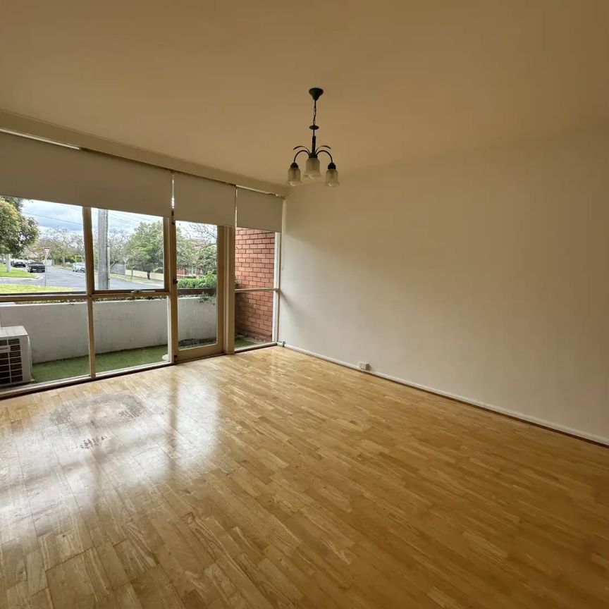 “Ground Floor Flat” - Photo 1