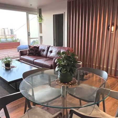 Fabulous One Bedroom Executive Apartment - Photo 3