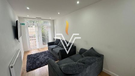 4 bedroom terraced house to rent - Photo 2