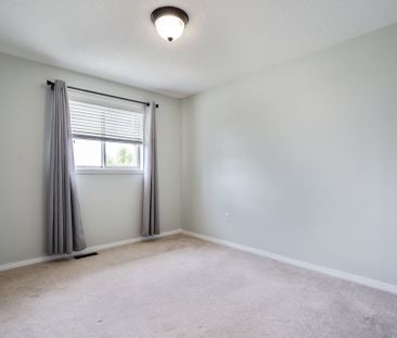 For Lease - 4 Prince Edward Place, Barrie, Ontario - Photo 3