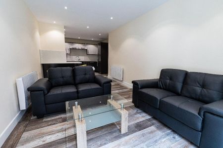 3 bedroom flat to rent - Photo 2