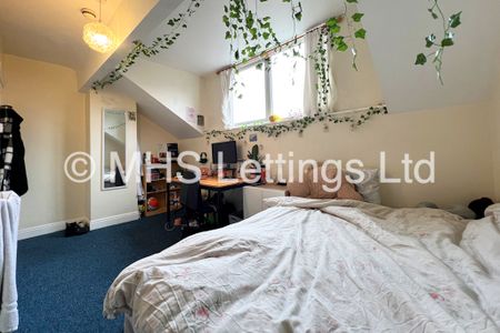 6 Bedroom Mid Terraced House for rent in Ash Road - Photo 5