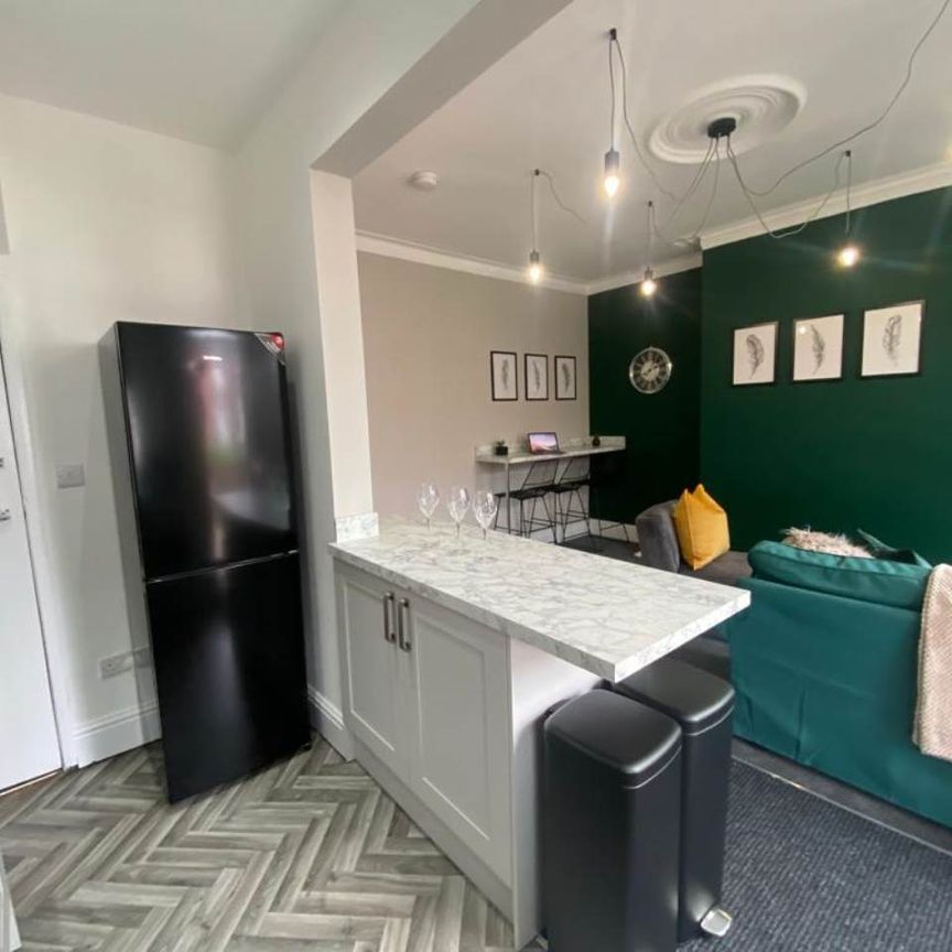 Haddon Avenue (room 1 ), Burley, Leeds - Photo 1