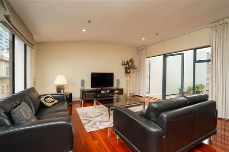 Furnished Apartment with Water views - Photo 2