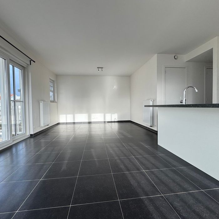 Zuidgericht en goed onderhouden 2-slaapkamerappartement te huur aan de jachthaven - Photo 1