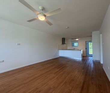 MODERN, NEAT UNIT LOCATED IN WULGURU + LARGE BACKAYARD! - Photo 1