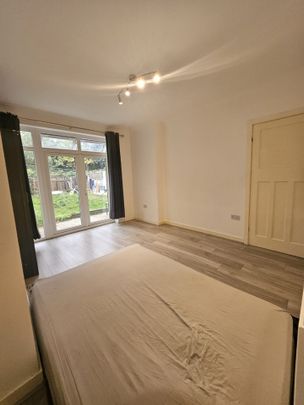 Room in a Shared House, St Leonards Road Croydon, CR0 - Photo 1