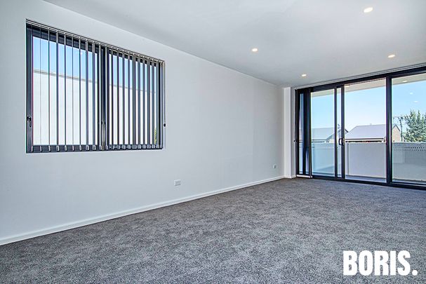 4/2 Henshall Way, Macquarie ACT 2614 - Apartment For Rent | Domain - Photo 1