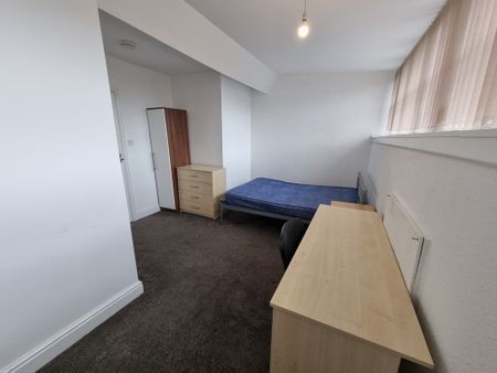 3 Bed Student Accommodation - Photo 3