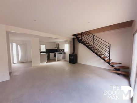 Location Maison 5 pièces 124m² LE PERRAY EN YVELINES 78610 - Photo 2