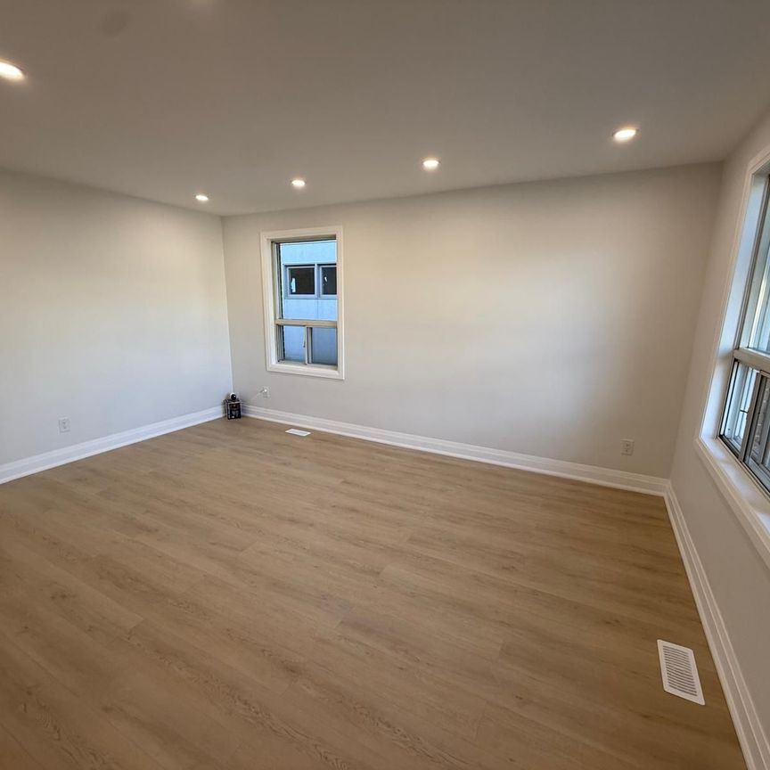 For Lease - 156 Westside Drive Unit# MAIN, Oakville, Ontario - Photo 1