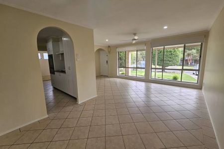 Bomaderry Beauty - Photo 2