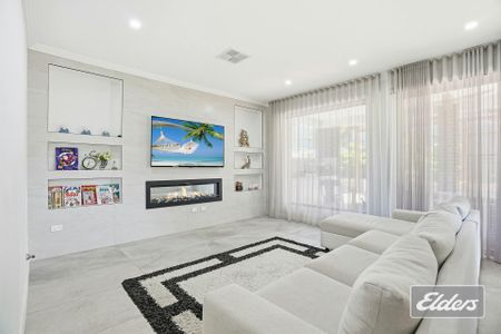 Luxurious 5-Bedroom Family Home in The Gables- Lawns Included!! - Photo 3