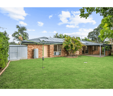 Spacious family home + huge 802sqm + space for the kids in unbeatab... - Photo 2