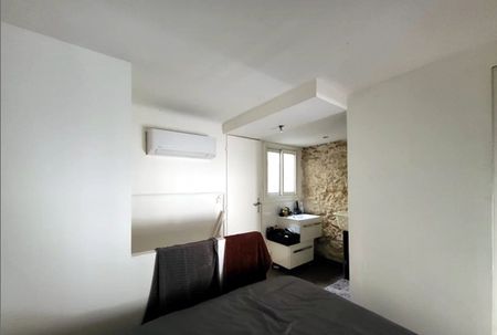 Appartement 2 pièces 36m2 MARSEILLE 6EME 790 euros - Photo 2