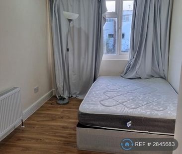 5 bedroom end of terrace house to rent - Photo 2