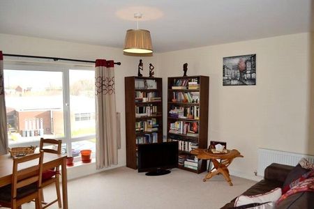 2 bedroom flat to rent - Photo 2