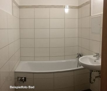 Große 3 Zimmer-Wohnung in Halle mit Balkon und Wintergarten ab 01.0... - Photo 3