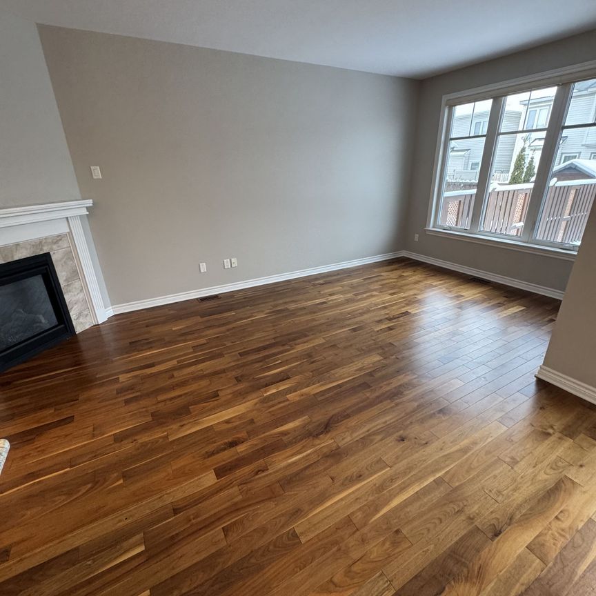 For Lease - 231 Brambling Way, Barrhaven, Ontario - Photo 1