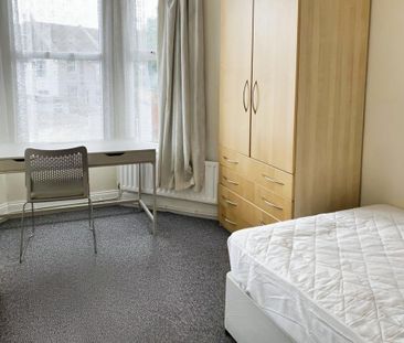 5 bedroom terraced house to rent - Photo 5