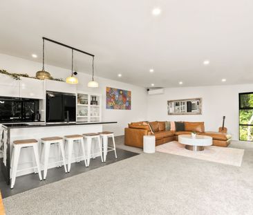 MODERN COASTAL LIVING WITH STUNNING SEA VIEWS - Photo 2