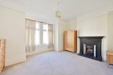 3 bedroom maisonette to rent - Photo 2