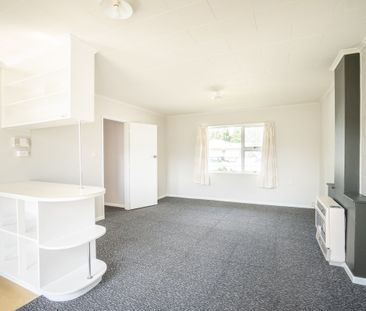 Four Bedroom on Seddon! - Photo 5