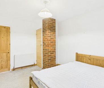 3 bedroom terraced house to rent - Photo 6