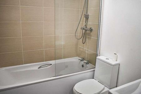 Belmont Terrace, Shipley, West Yorkshire, BD18 - Photo 3