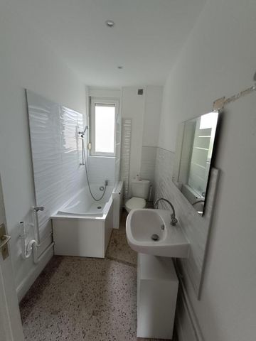 Location Appartement 3 pièces 56m² NANCY 54000 - Photo 3